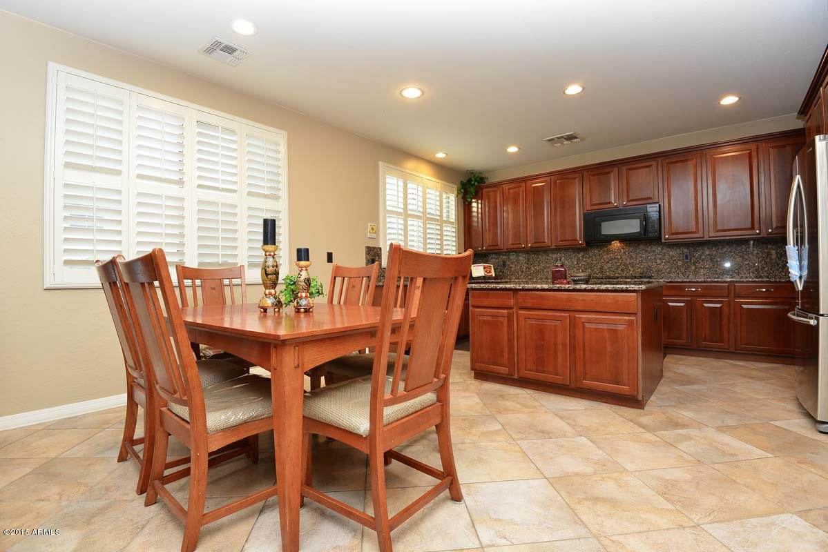 5020 West Yearling Road Phoenix, AZ 85083 - Photo 11 of 62 Kitchen