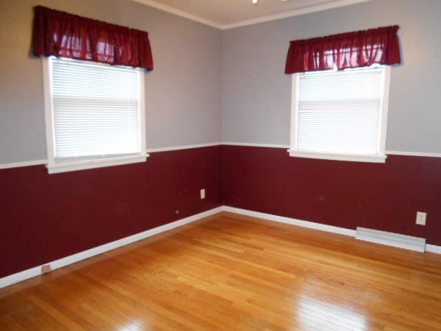 1228 Rochester Boulevard Rochester, IN 46975 - Photo 3 of 11