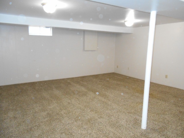 1228 Rochester Boulevard Rochester, IN 46975 - Photo 8 of 11