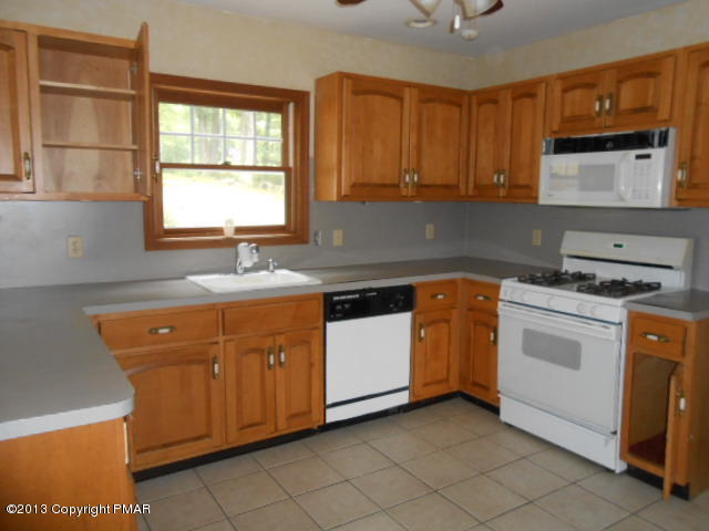 259 Reunion Ridge East Stroudsburg, PA 18301 - Photo 7 of 8 Kitchen View