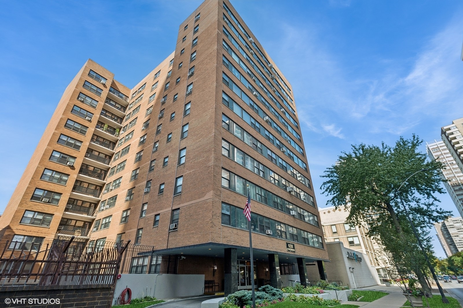 6118 North Sheridan Road, Unit 1010 Chicago, IL 60660 - Photo 1 of 19 Gallery Image 1