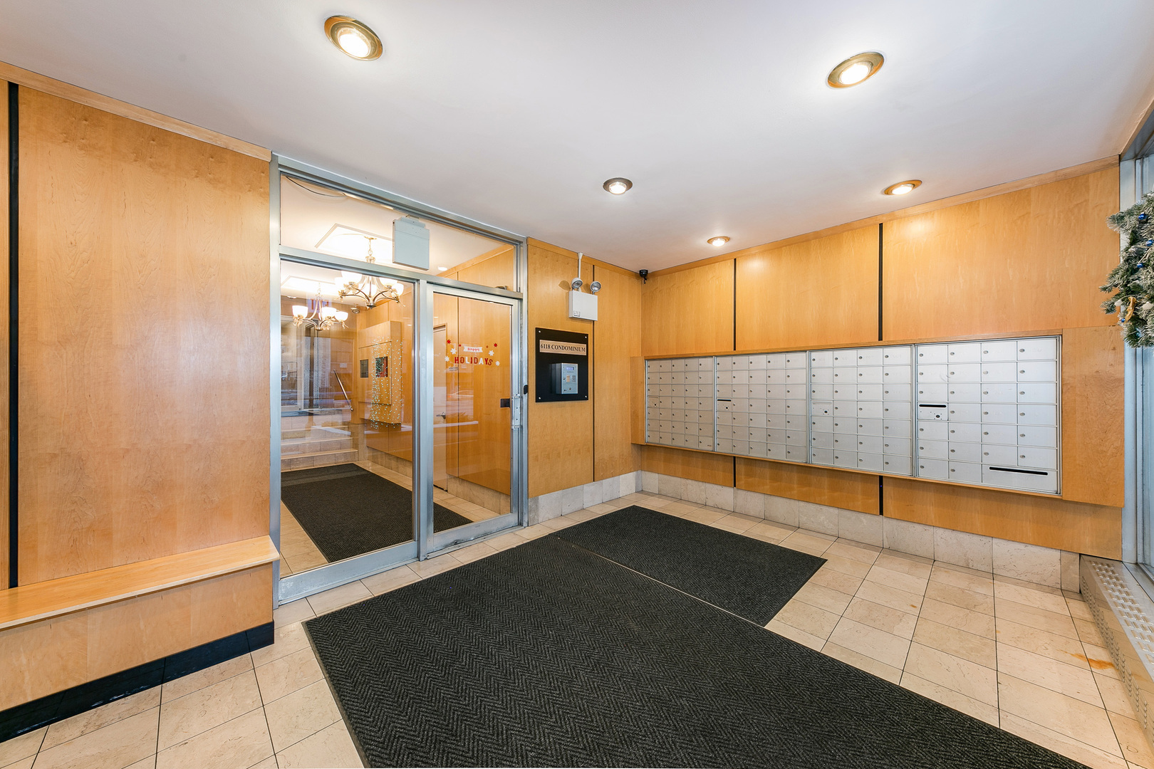 6118 North Sheridan Road, Unit 1010 Chicago, IL 60660 - Photo 17 of 19 Gallery Image 17
