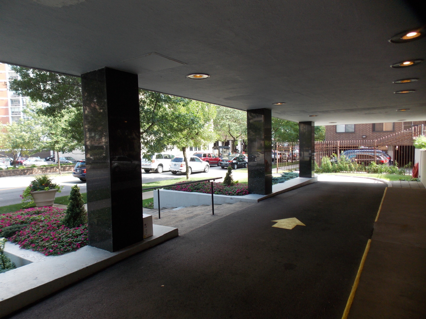 6118 North Sheridan Road, Unit 1010 Chicago, IL 60660 - Photo 18 of 19 Gallery Image 18