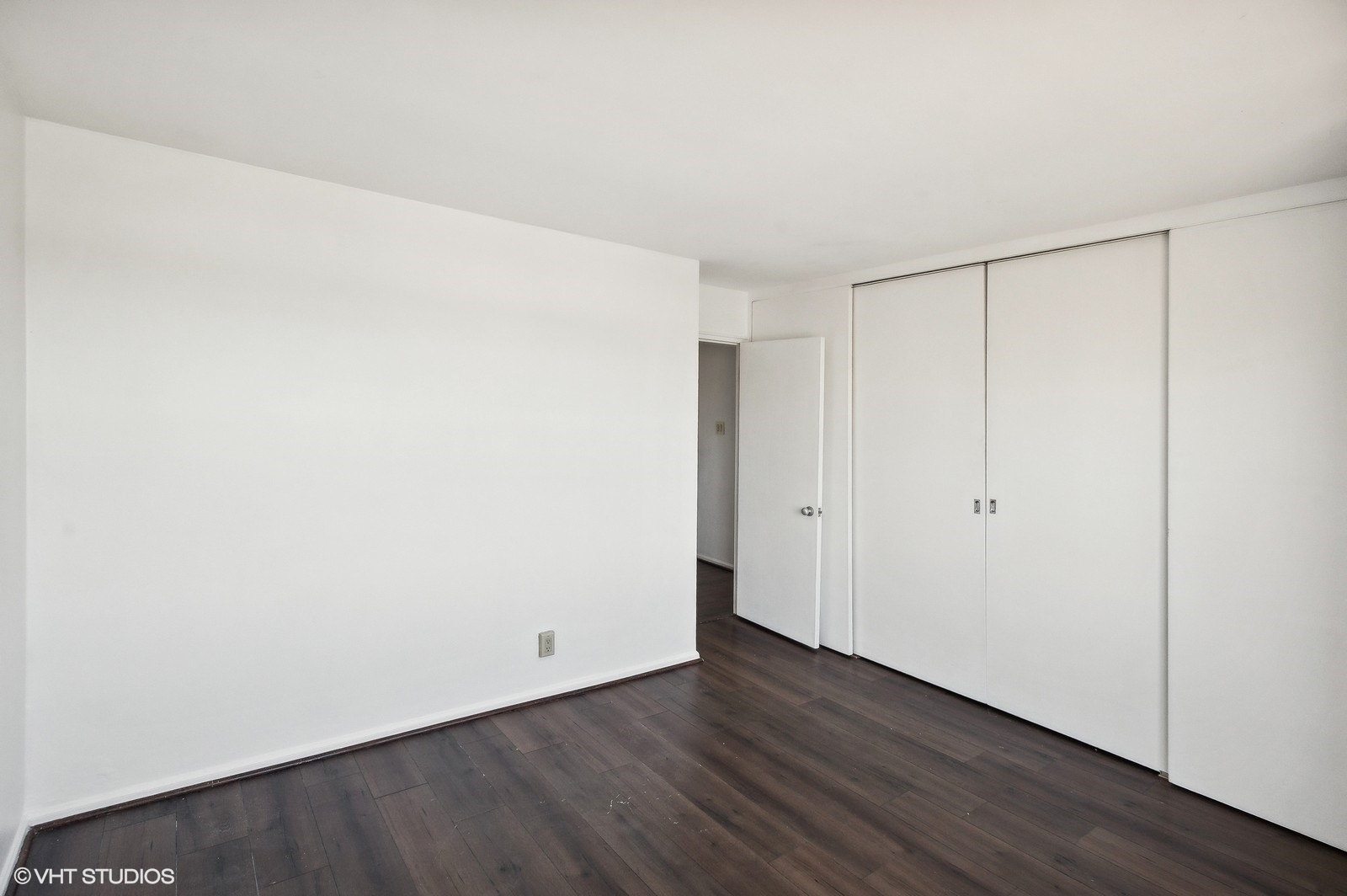 6118 North Sheridan Road, Unit 1010 Chicago, IL 60660 - Photo 8 of 19 Gallery Image 8