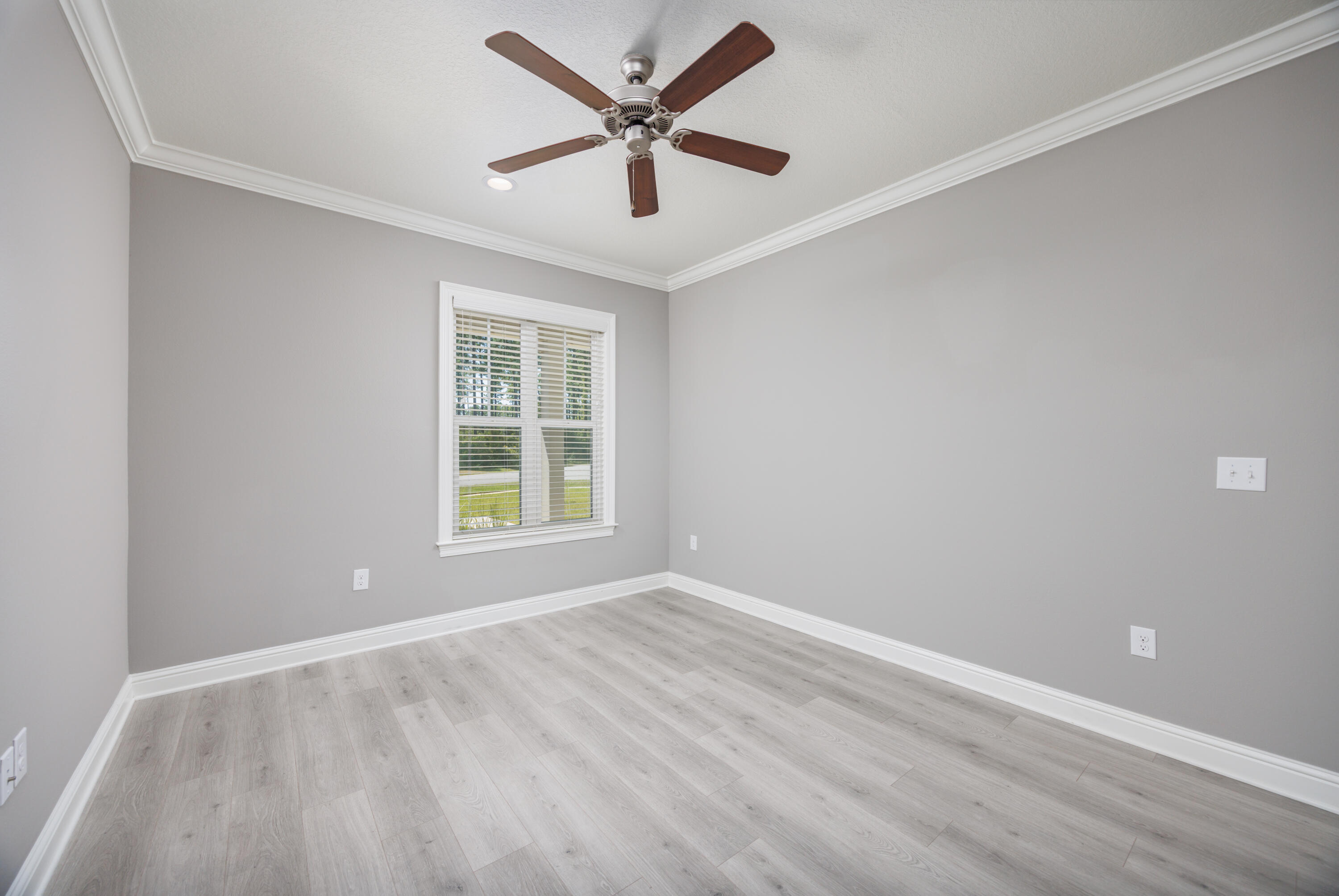 77 Perimeter Place Freeport, FL 32439 - Photo 14 of 37 77 Perimeter Place-16