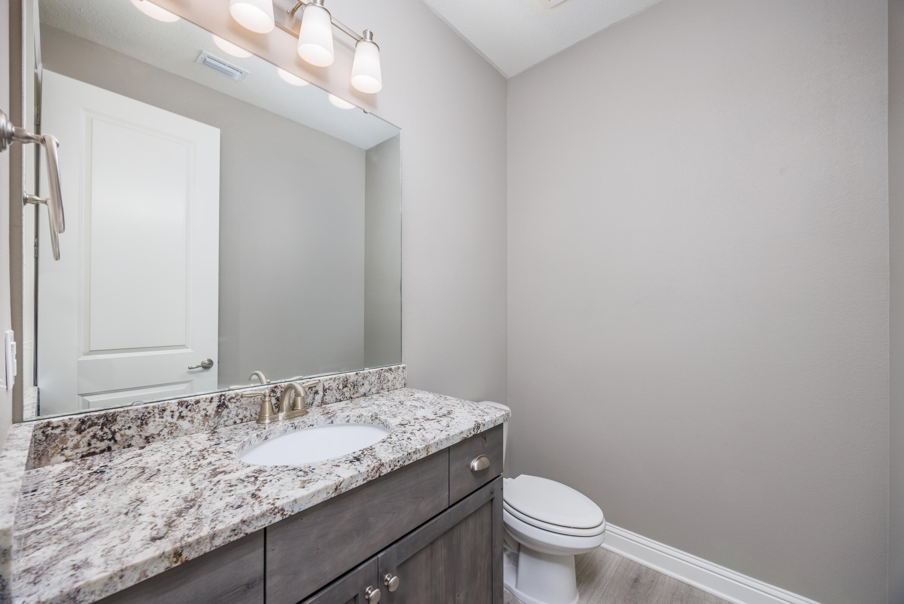 77 Perimeter Place Freeport, FL 32439 - Photo 17 of 37 77 Perimeter Place-19