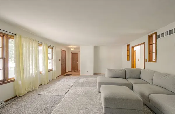 $320,000 | 8116 North Main Street, Kansas City, MO 64118