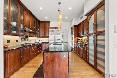 $3,149,000 | 7157 Fay Avenue, La Jolla, CA 92037