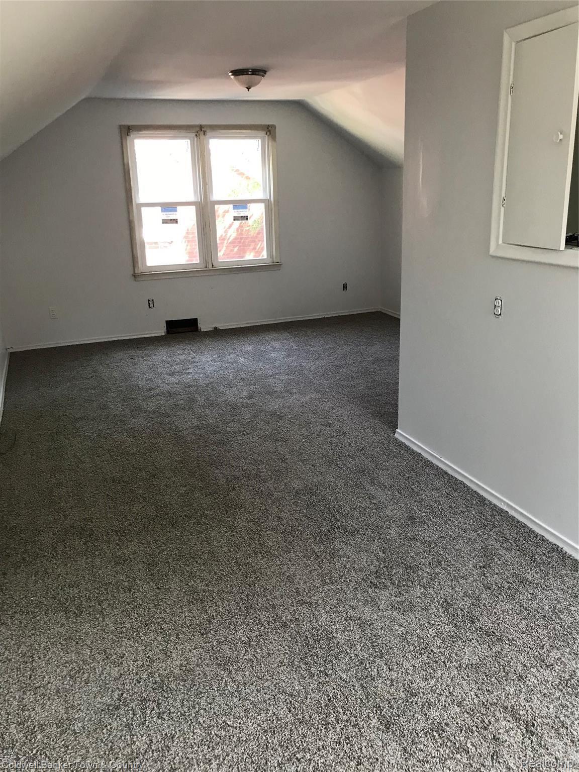 11312 Inkster Road Redford, MI 48239 - Photo 8 of 13 qi0g551ORsOSrpqdV6OS+Q.jpg