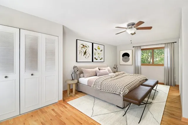 $415,000 | 210 East Lakeside Drive, Vernon Hills, IL 60061