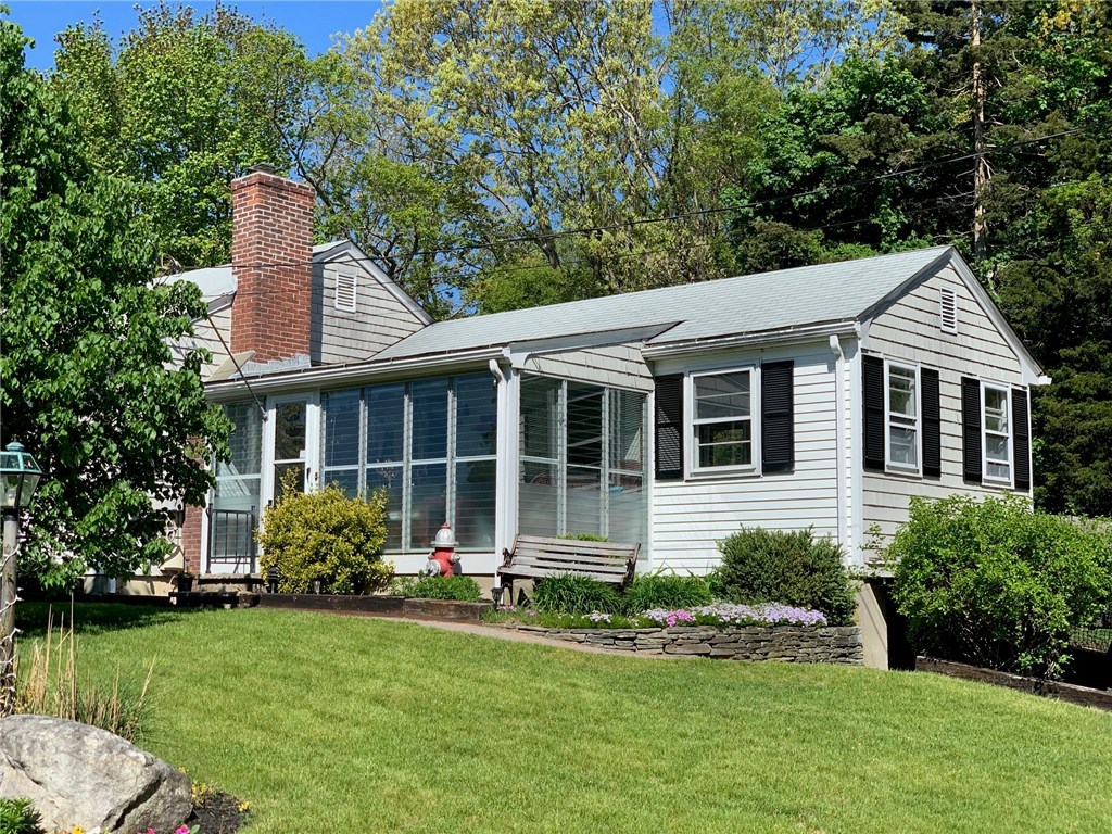 21 Farmland Road Warwick, RI 02889 - Photo 3 of 28 Gallery Image 3