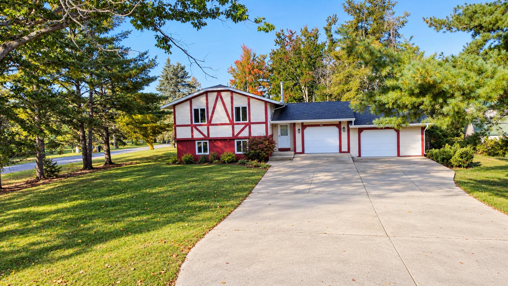 4038 Twin Oak Road Gaylord, MI 49735 - Photo 2 of 37 Gallery Image 2