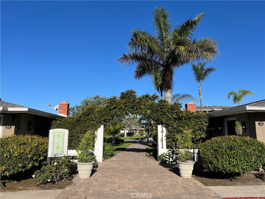 1741 Tustin Avenue, Unit 10C Costa Mesa, CA 92627 - Photo 21 of 21 COMMUNITY ENTRY OFF TUSTIN