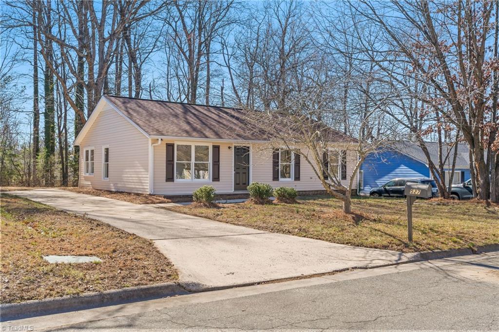 527 Apple Ridge Road Greensboro, NC 27406 - Photo 2 of 32 Gallery Image 2