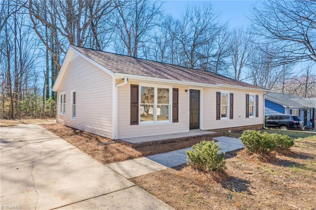 527 Apple Ridge Road Greensboro, NC 27406 - Photo 3 of 32 Gallery Image 3
