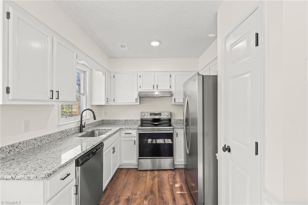 527 Apple Ridge Road Greensboro, NC 27406 - Photo 10 of 32 Gallery Image 10