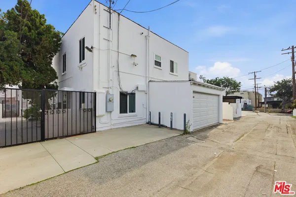 $4,099,000 | 2709 Santa Monica Boulevard, Santa Monica, CA 90404