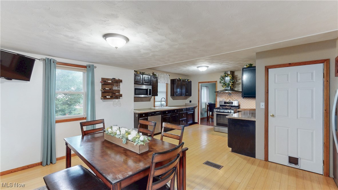 7161 Som Center Road Solon, OH 44139 - Photo 8 of 25 DINING AREA VIEW 2.