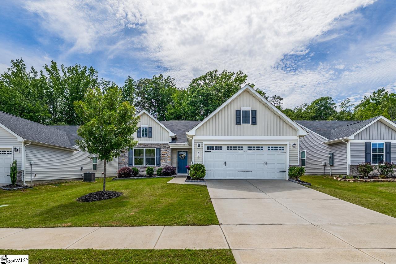 302 Stockland Trail Fountain Inn, SC 29644 - Photo 2 of 47