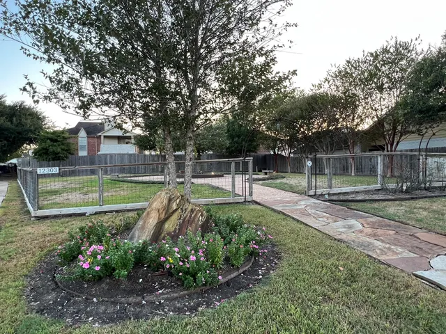 $1,000 | 11514 Nobility Drive, Unit D, Houston, TX 77477