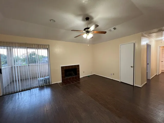 $1,000 | 11514 Nobility Drive, Unit D, Houston, TX 77477