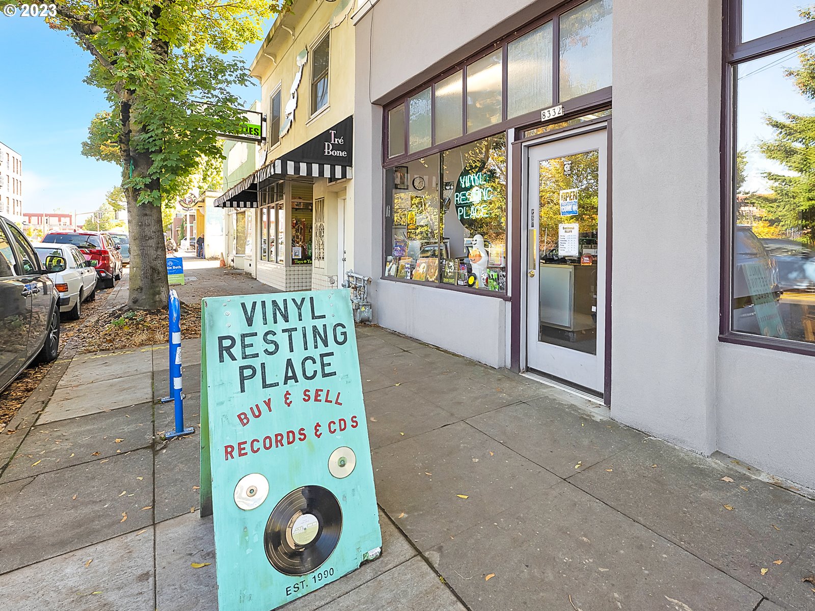 8712 North Decatur Street, Unit 201 Portland, OR 97203 - Photo 36 of 40 a front view of a house with a garden