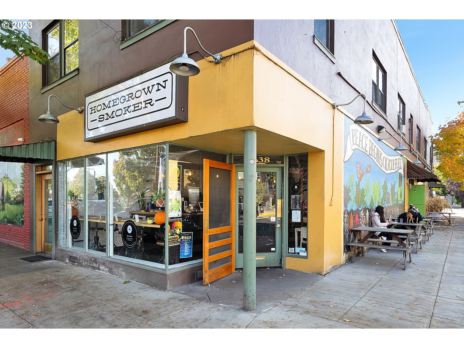 8712 North Decatur Street, Unit 201 Portland, OR 97203 - Photo 38 of 40 a view of a building with sitting area