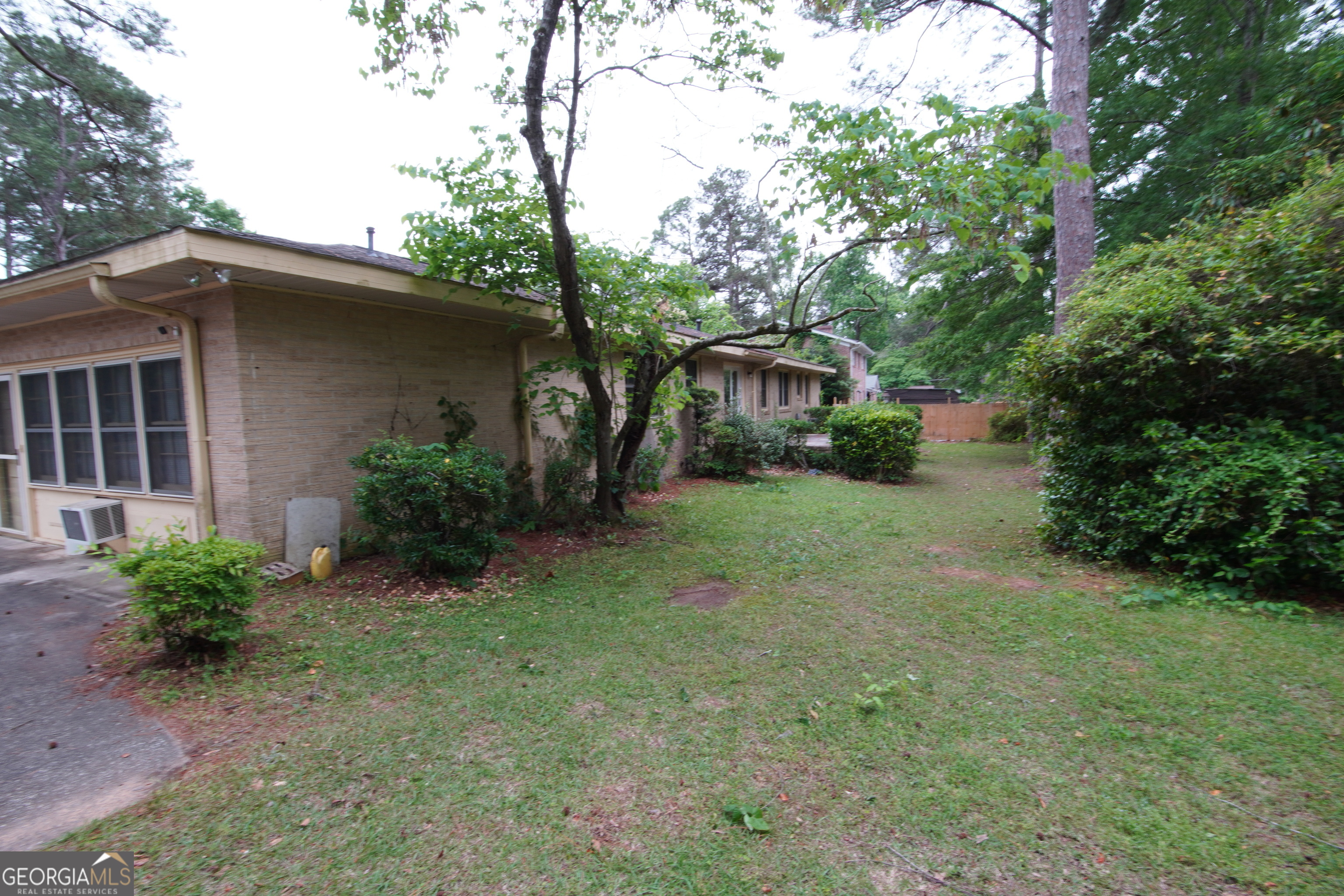 1712 Briarcliff Road Milledgeville, GA 31061 - Photo 38 of 38 a front view of a house with garden