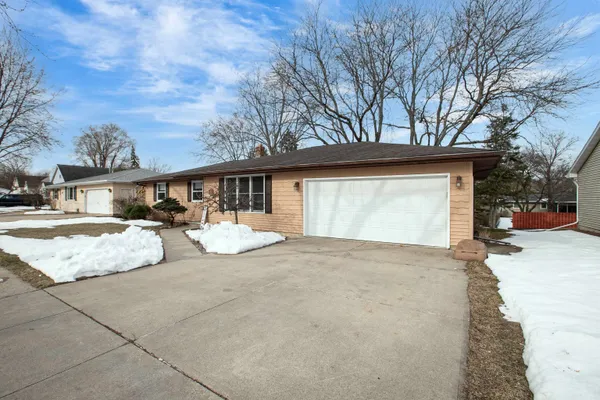 $319,900 | 715 Sheridan Street, Kaukauna, WI 54130