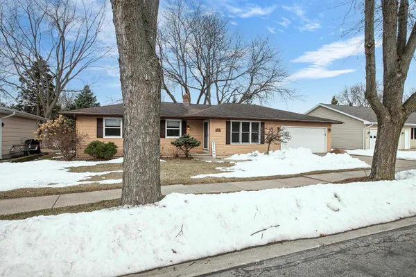 $319,900 | 715 Sheridan Street, Kaukauna, WI 54130