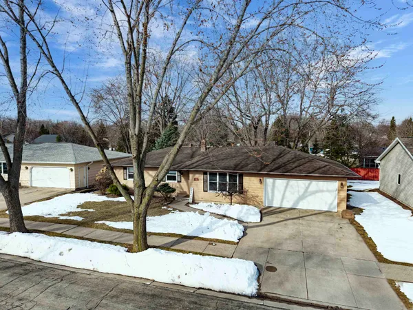 $319,900 | 715 Sheridan Street, Kaukauna, WI 54130