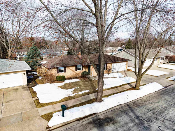 $319,900 | 715 Sheridan Street, Kaukauna, WI 54130