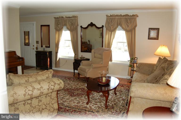 7714 Pecan Leaf Road Severn, MD 21144 - Photo 18 of 26 Living Room