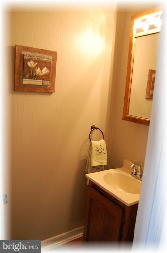 7714 Pecan Leaf Road Severn, MD 21144 - Photo 4 of 26 Half bath