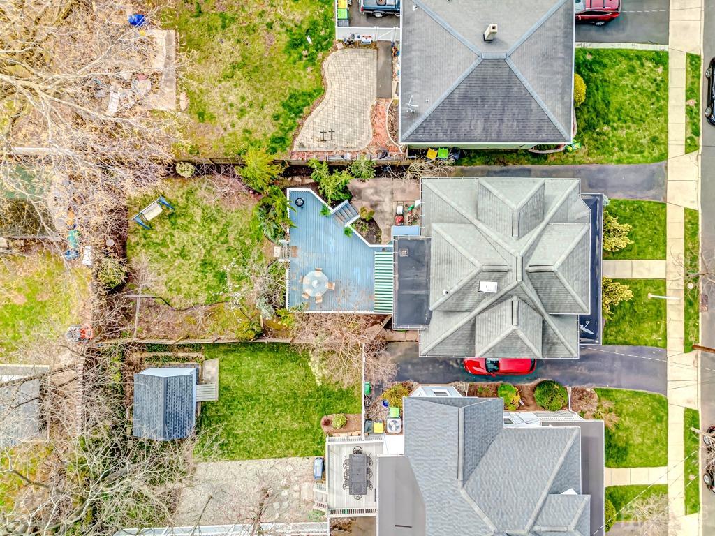 20 Codington Place Somerville, NJ 08876 - Photo 31 of 36 an aerial view of a house