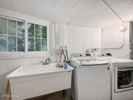 $775,000 | 2500 West Farwell Avenue, Chicago, IL 60645
