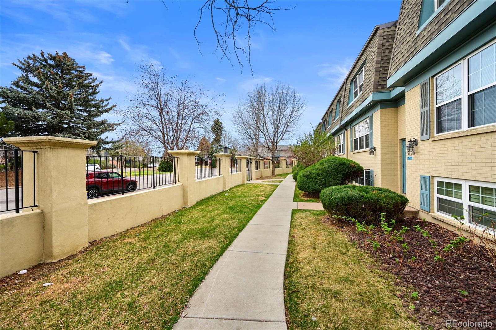 3480 South Akron Street, Unit 8 Denver, CO 80231 - Photo 3 of 20