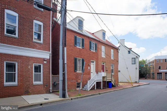 $1,650 | 123 Cathedral Street, Unit 1, Annapolis, MD 21401