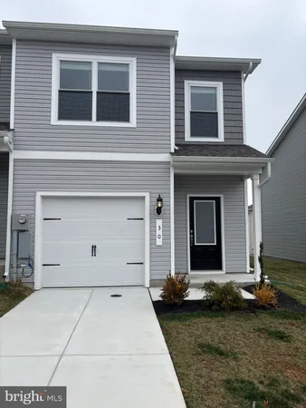 $1,850 | 30 Cramsford Street, Falling Waters, WV 25419