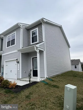 $1,850 | 30 Cramsford Street, Falling Waters, WV 25419