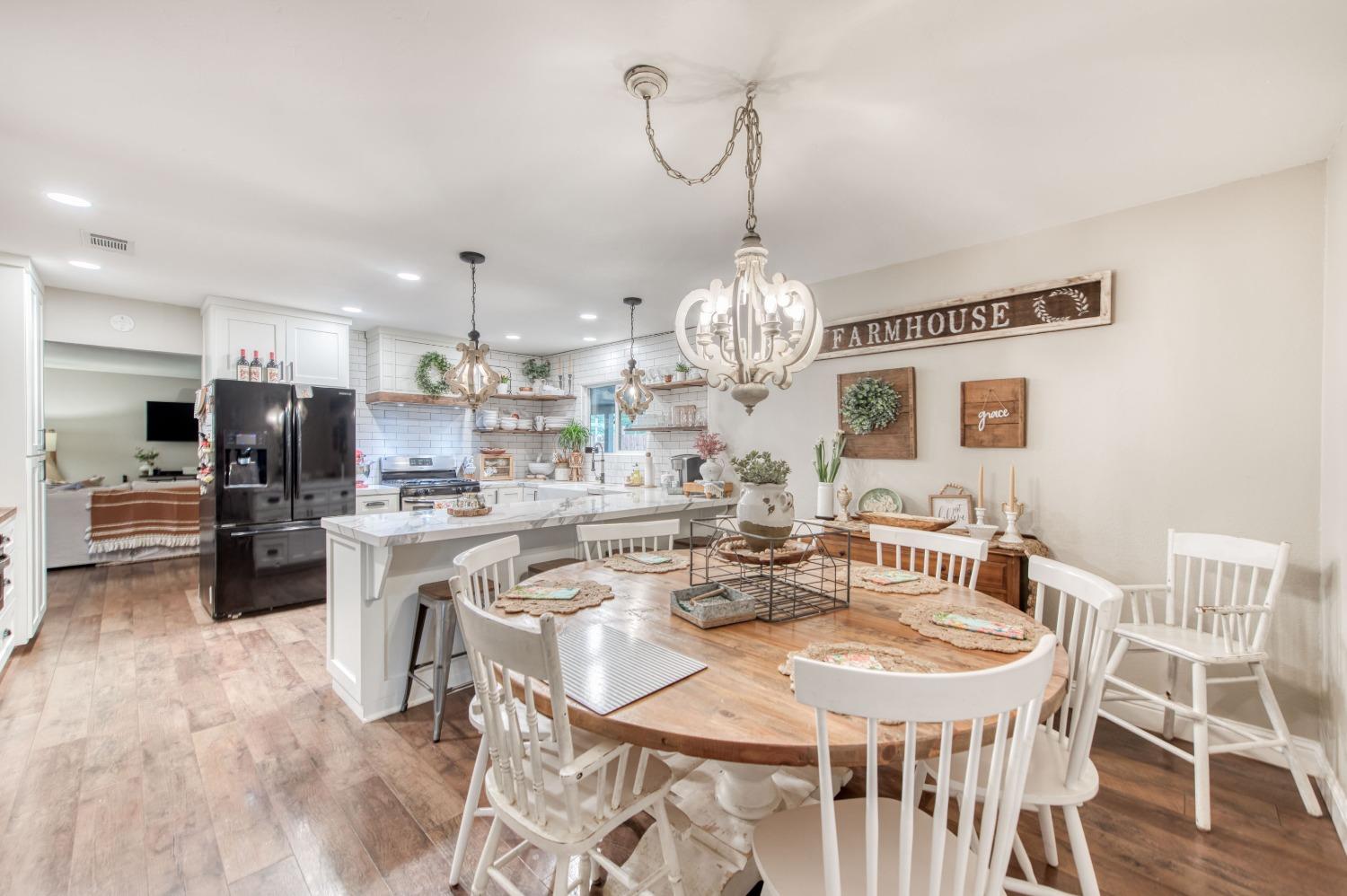 1880 East Cardella Street Firebaugh, CA 93622 - Photo 19 of 42 a view of a dining room with furniture