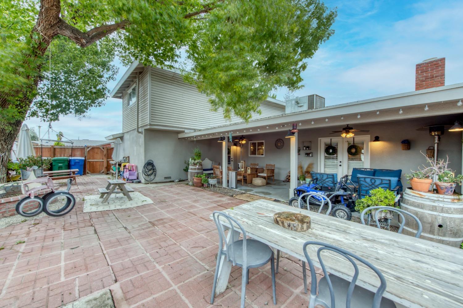 1880 East Cardella Street Firebaugh, CA 93622 - Photo 33 of 42 a view of outdoor space yard and patio