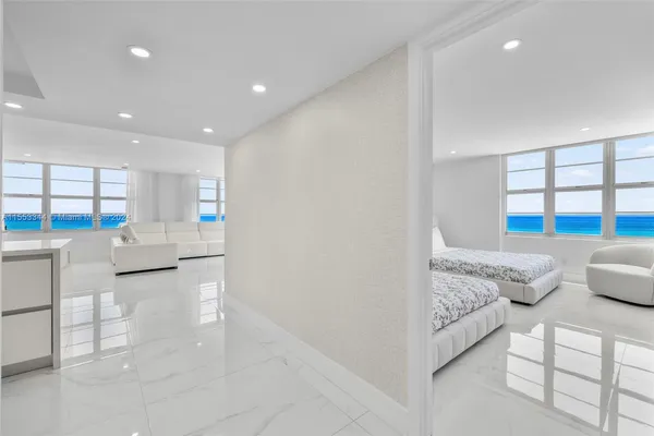 $11,000 | 5151 Collins Avenue, Unit 1527, Miami Beach, FL 33140