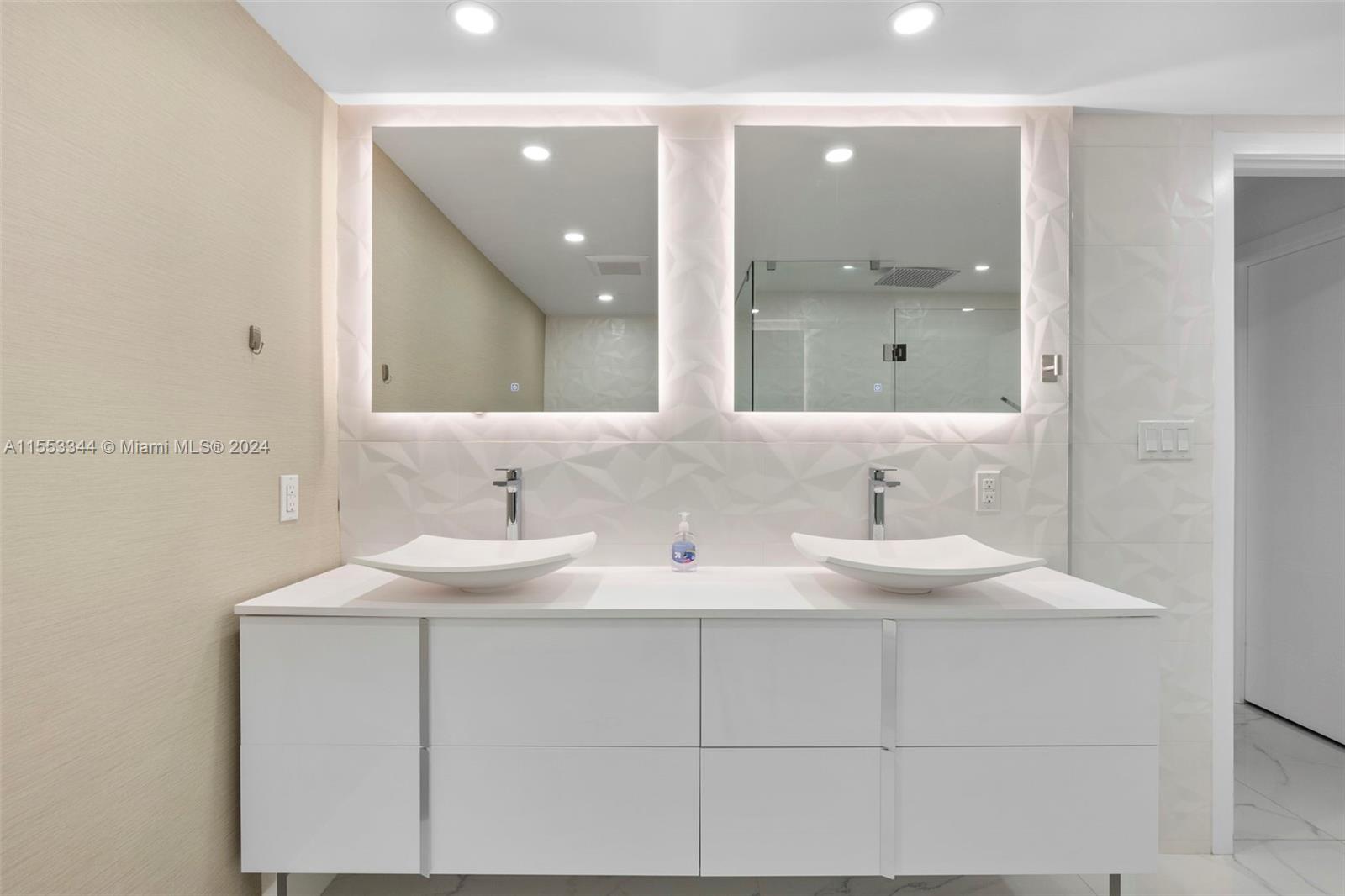 5151 Collins Avenue, Unit 1527 Miami Beach, FL 33140 - Photo 42 of 65