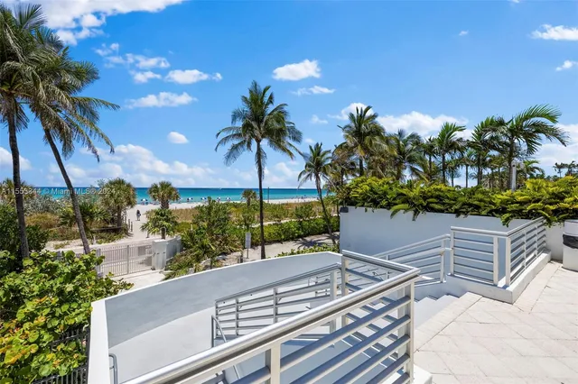 $11,000 | 5151 Collins Avenue, Unit 1527, Miami Beach, FL 33140