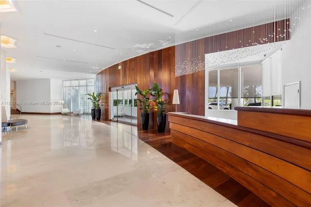 $11,000 | 5151 Collins Avenue, Unit 1527, Miami Beach, FL 33140