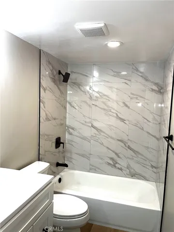 $2,900 | 20702 El Toro Road, Unit 202, Lake Forest, CA 92630