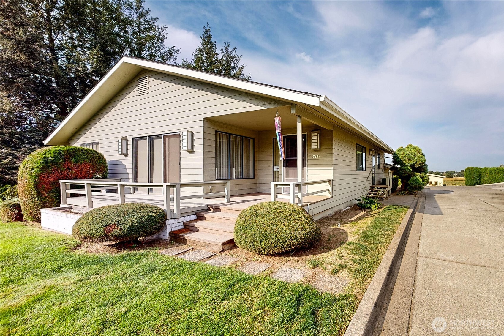 2441 Country Club Road Walla Walla, WA 99362 - Photo 1 of 37