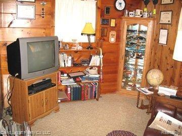 8588 Crescent Beach Road Pigeon, MI 48755 - Photo 6 of 19 8588CrescentBeachLiving