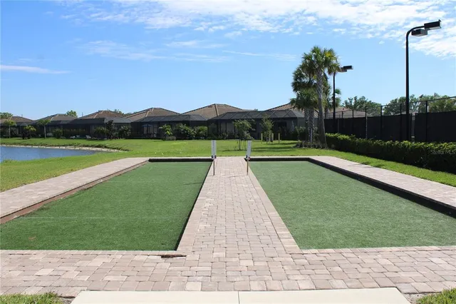 a view of a tennis court